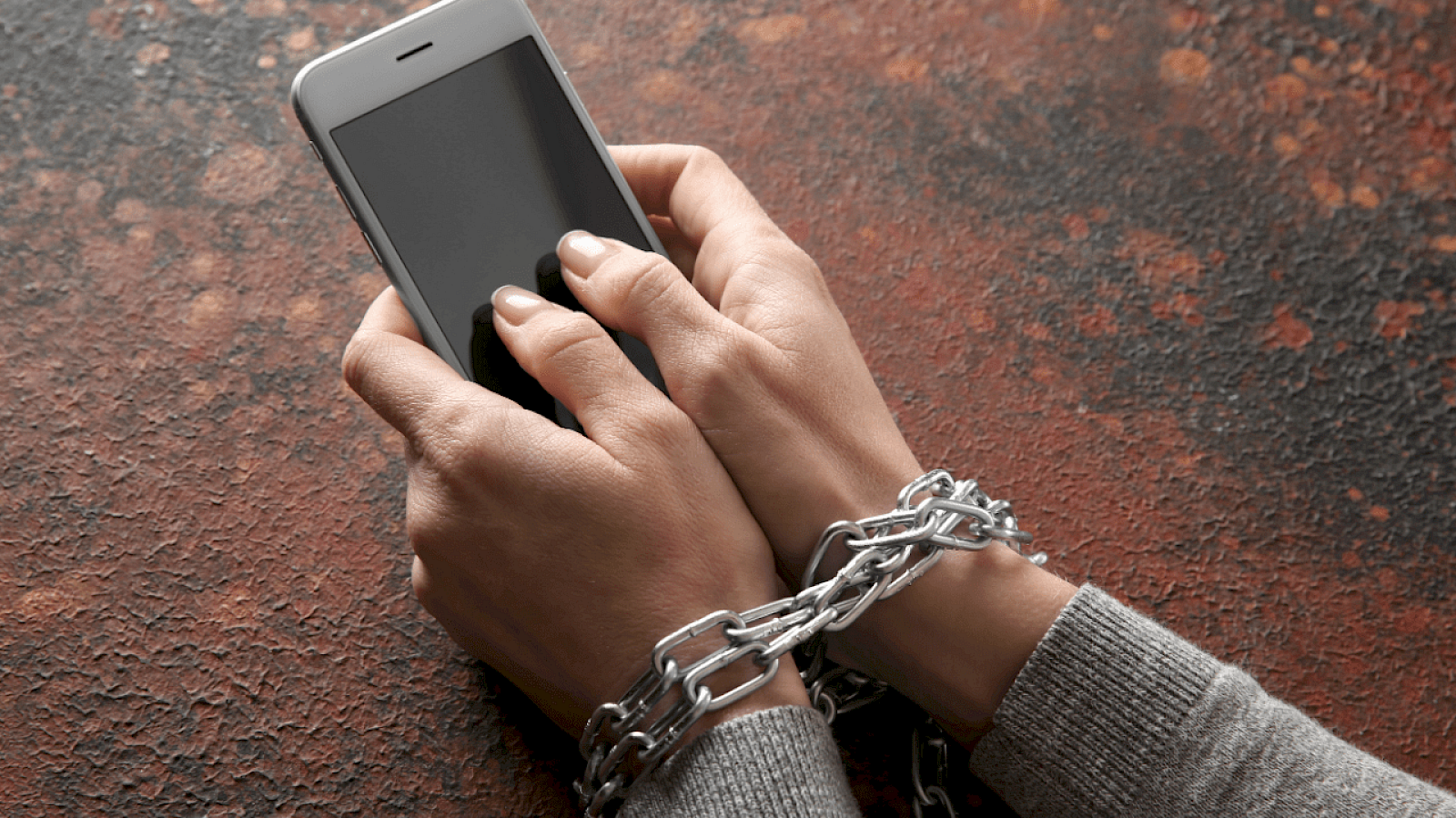 Delavnica V oklepu zaslonskih tehnologij na OŠ Ribnica na Pohorju